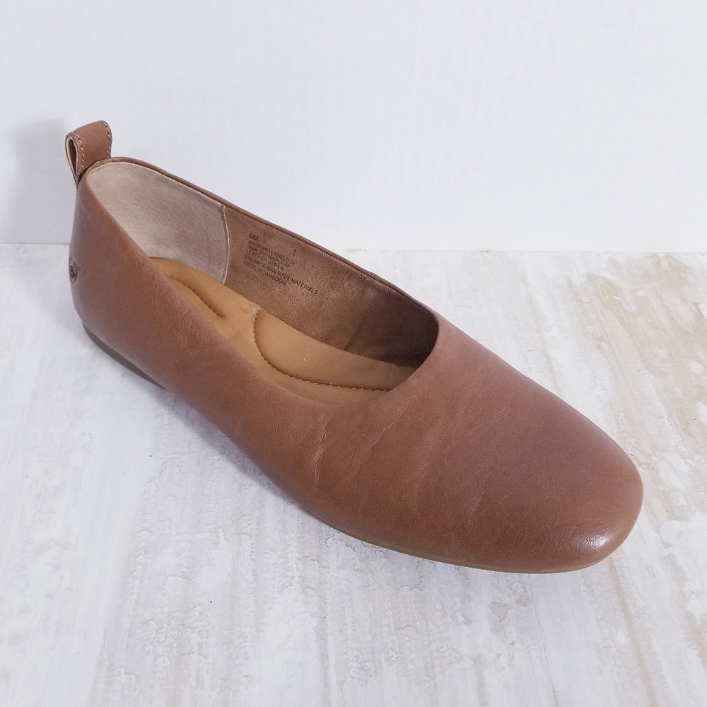 Born Women’s Tan Leather Ballet Flat